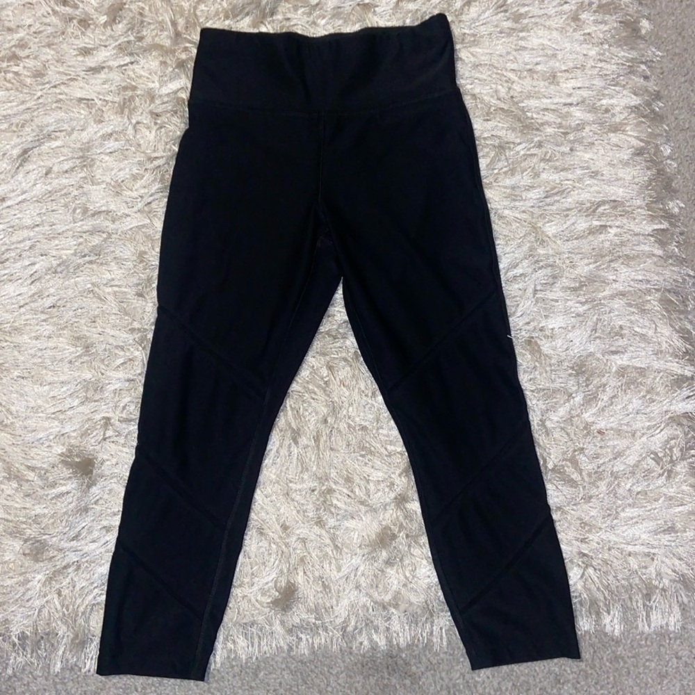 Size medium cropped legging black